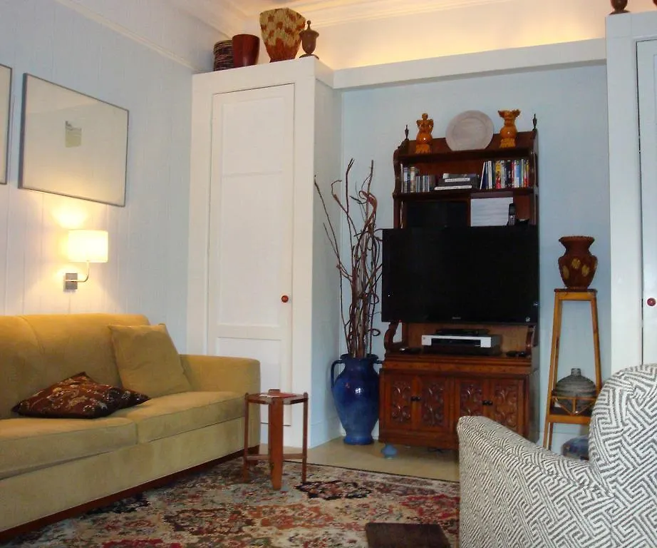 Jingle Bells Square Cottage-Historic District-Bright- Fireplace Savannah Holiday home